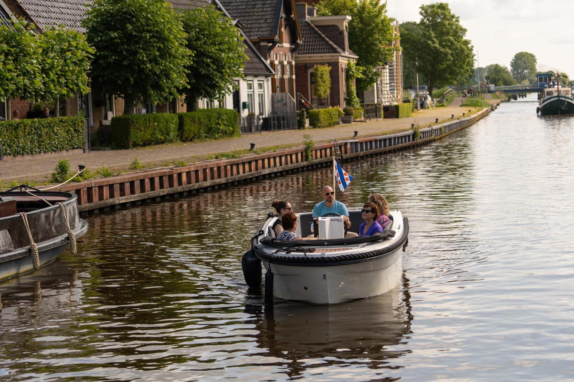 Waterdorp Burdaard Hotel Birdaard Bagian luar foto
